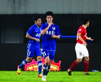 杜伦和康宁汉姆是近10年活塞首对同时砍30分两双的二人组（杜伦、康宁汉姆成活塞近10年首对同场30+两双组合）