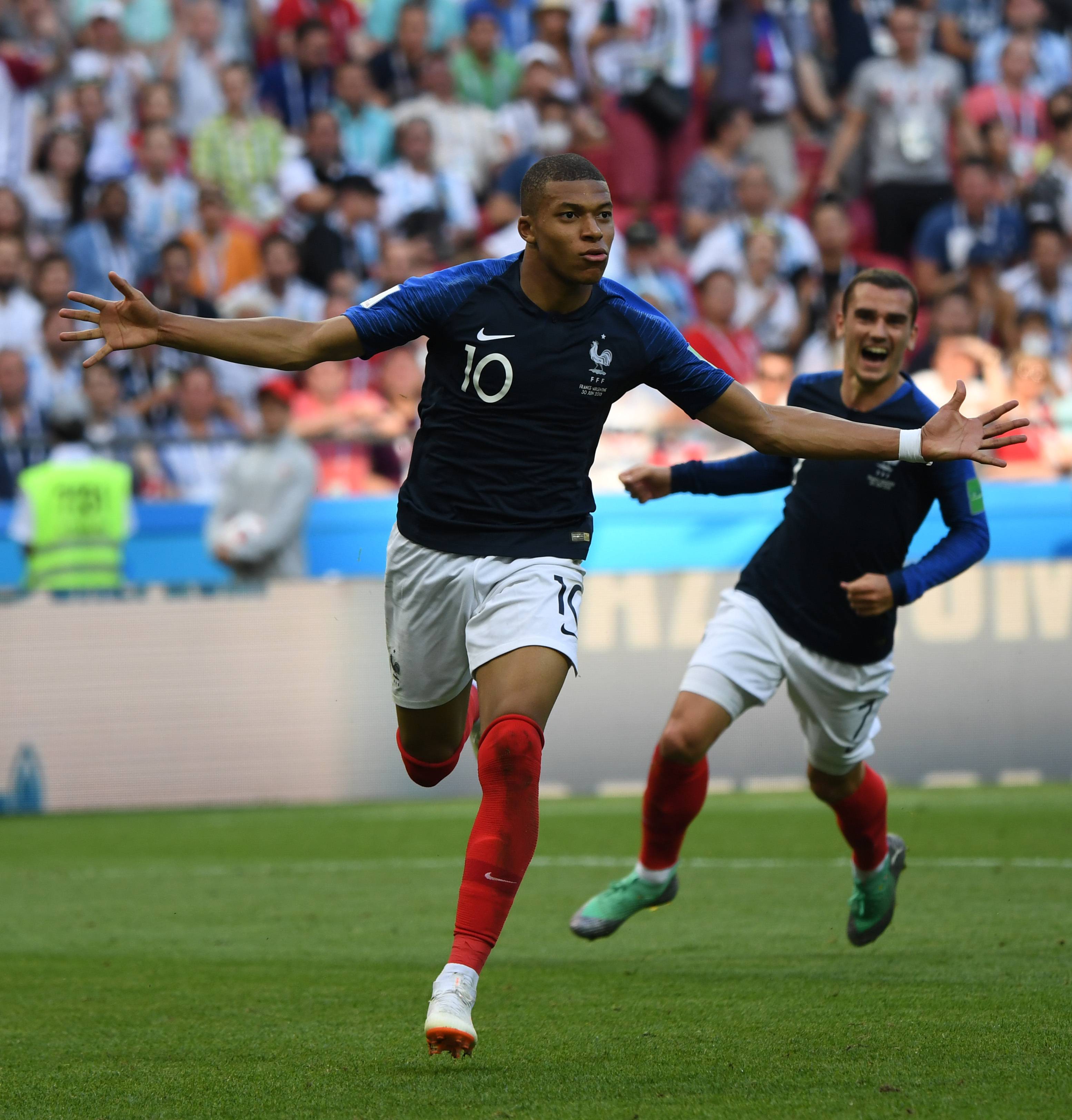 欧冠不敌利物浦，皇马遭遇赛季第二败&6连胜遭终结（皇马欧冠不敌利物浦：赛季第二败，六连胜止步）