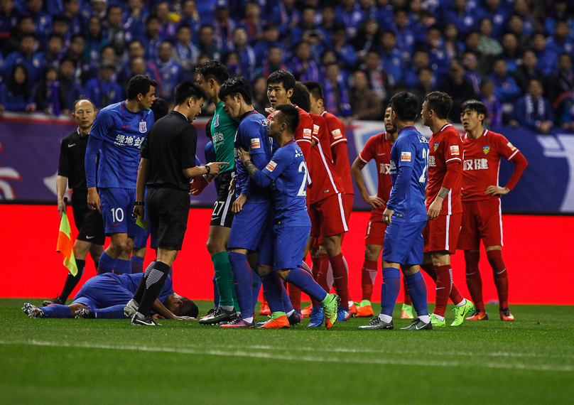 足球报：中赫9年为国安投资80亿，本赛季国安表现已达上限（足球报：中赫九年投入80亿元助力国安，球队本赛季表现已触顶）