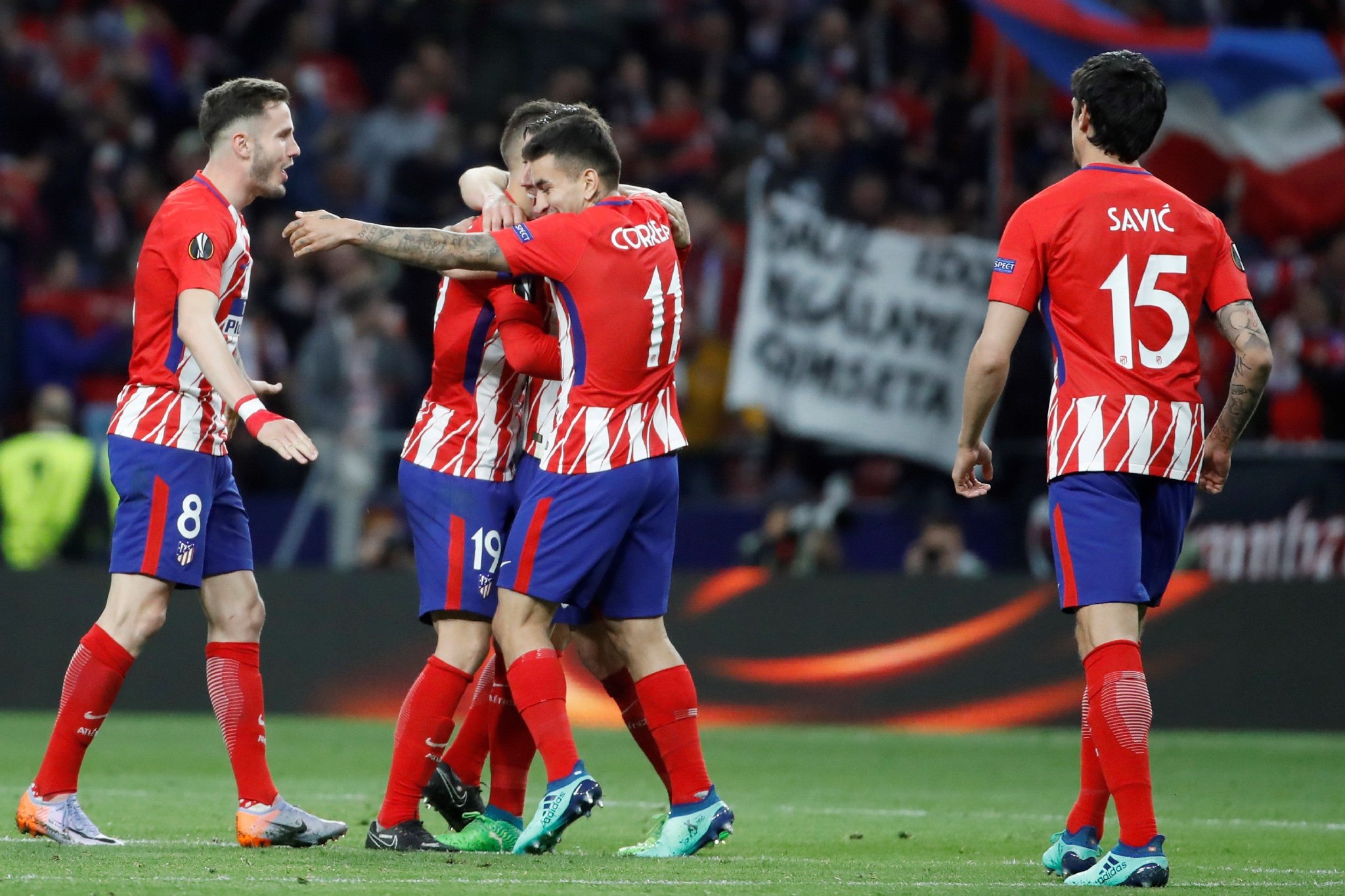 斯卡洛尼归还大力神杯揭幕2026世界杯（斯卡洛尼交回大力神杯，拉开2026世界杯序幕）