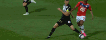 新华社：回顾中国足球这一年，国足沉浮与“城超”燎原（新华社：一年看中国足球——国足起落，“城超”火遍全国）