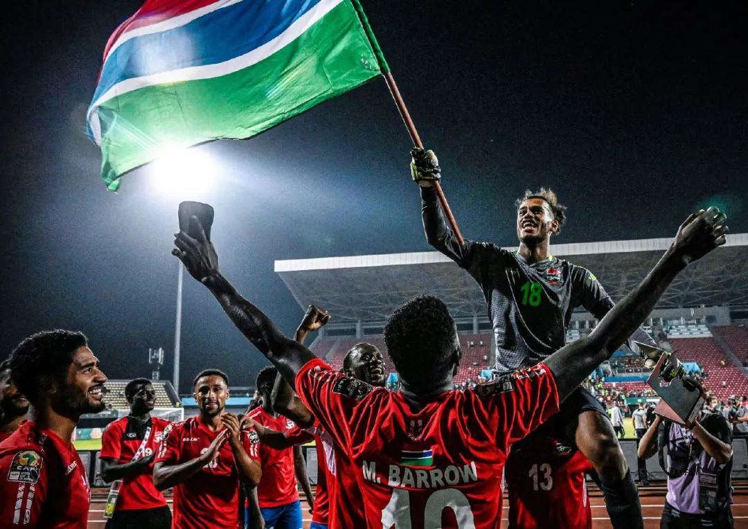 马卡：阿隆索自己也不知道，是否有足够的时间带球队度过危机（马卡：阿隆索坦言不确定是否有足够时间率队渡过危机）