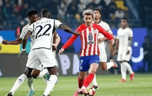 “你不是梅西C罗”！范戴克公开力挺后，萨拉赫仍被狠批