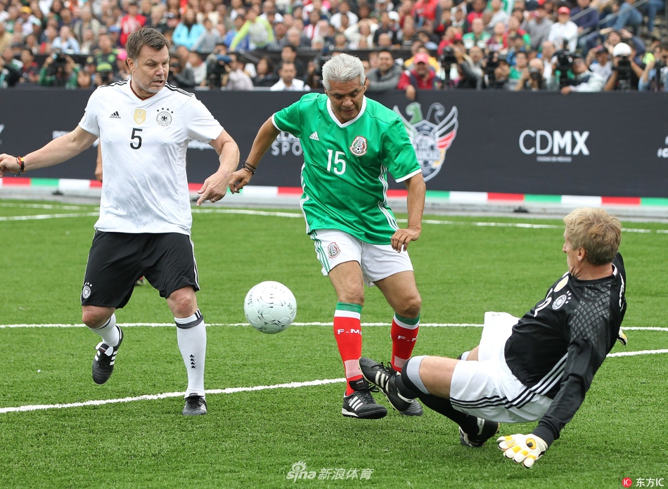 6场比赛狂砍230分！爱德华兹近6场场均命中5记三分（6战轰下230分！爱德华兹近6场场均命中5个三分）