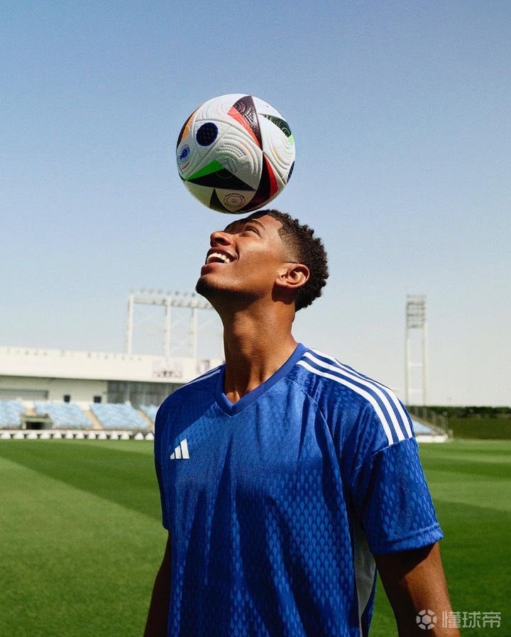 【头条】索菲·希纳斯赢得环球马术冠军赛布拉格季后赛1.50米级别比赛冠军（索菲·希纳斯问鼎环球马术冠军赛布拉格季后赛1.50米级别冠军）